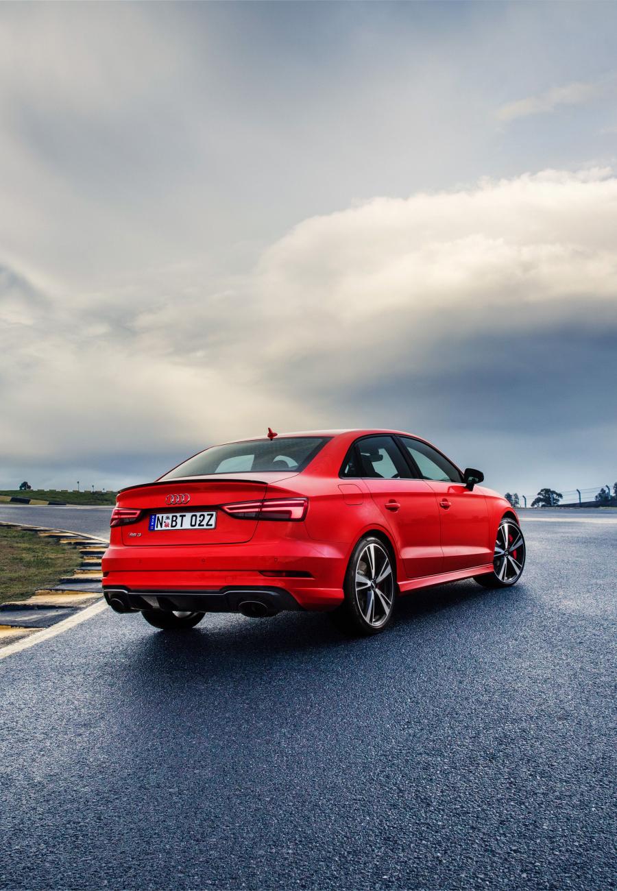  Audi RS3 Sedan (8V) 2017 года  (AU) (фото 9 из 37)